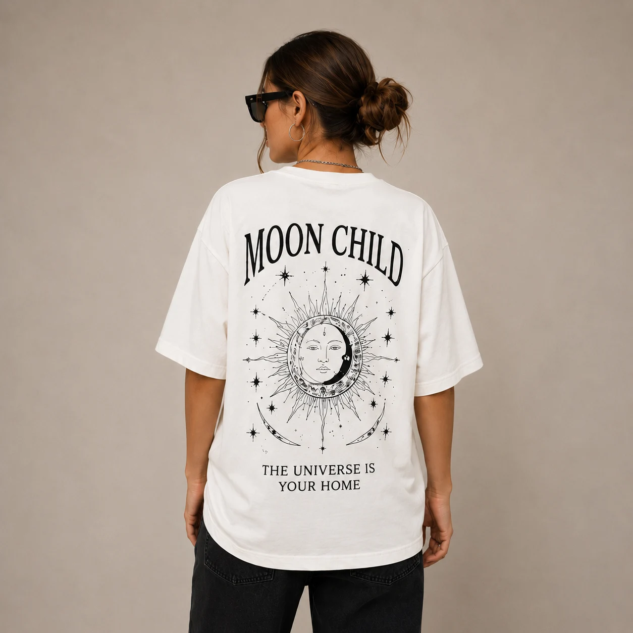 Beyaz Moon Child Sırt Baskılı Oversize Kadın T-shirt